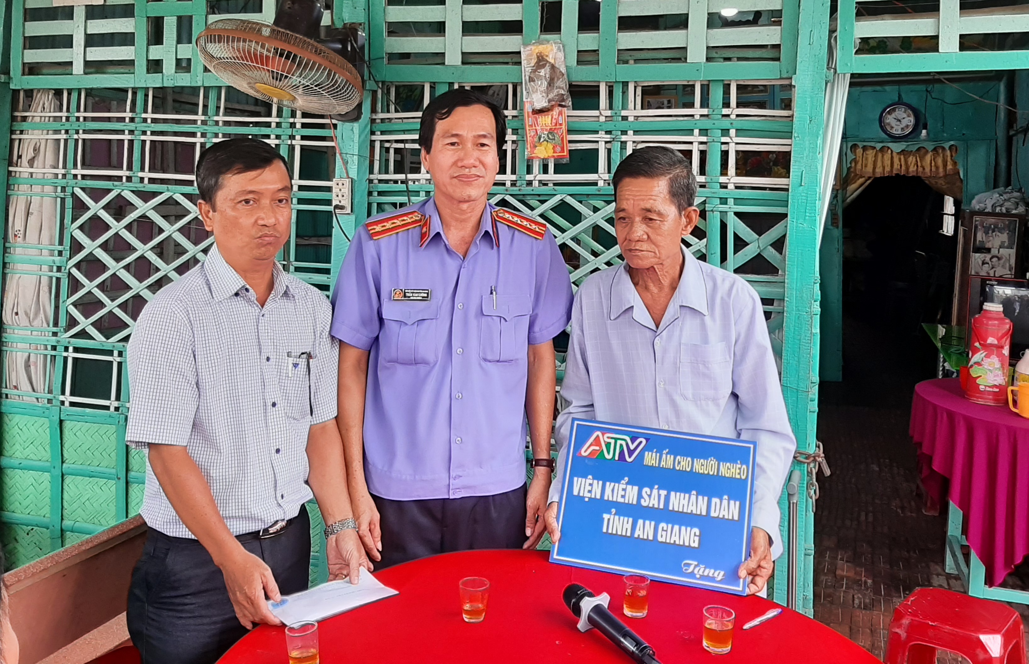 2021/04/12/trao tien ATV.jpg